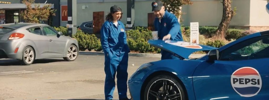 Pepsi se infiltra en McDonald's, Burger King y Wendy's 2024: La nueva estrategia de marketing de guerrilla 1 el coche de Pepsi visitando los locales de hamburguesas